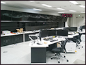 スカパーJSAT横浜管制センター向けモニター棚+監視卓01